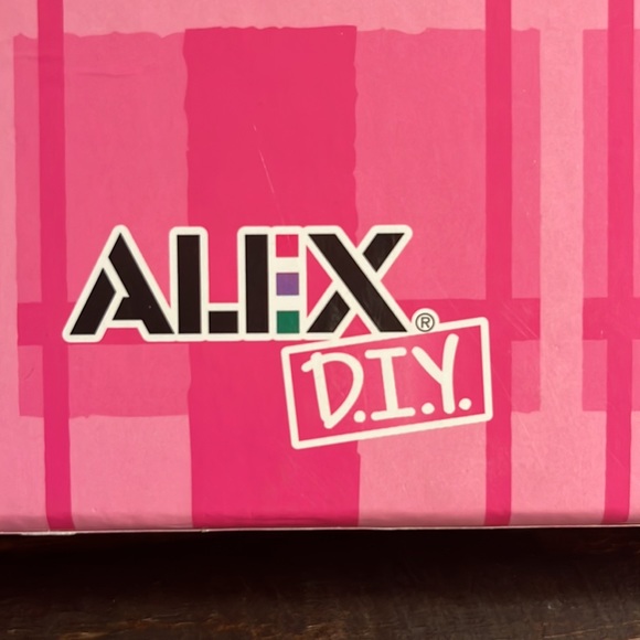 DIY Alex sewing kit - Picture 3 of 3